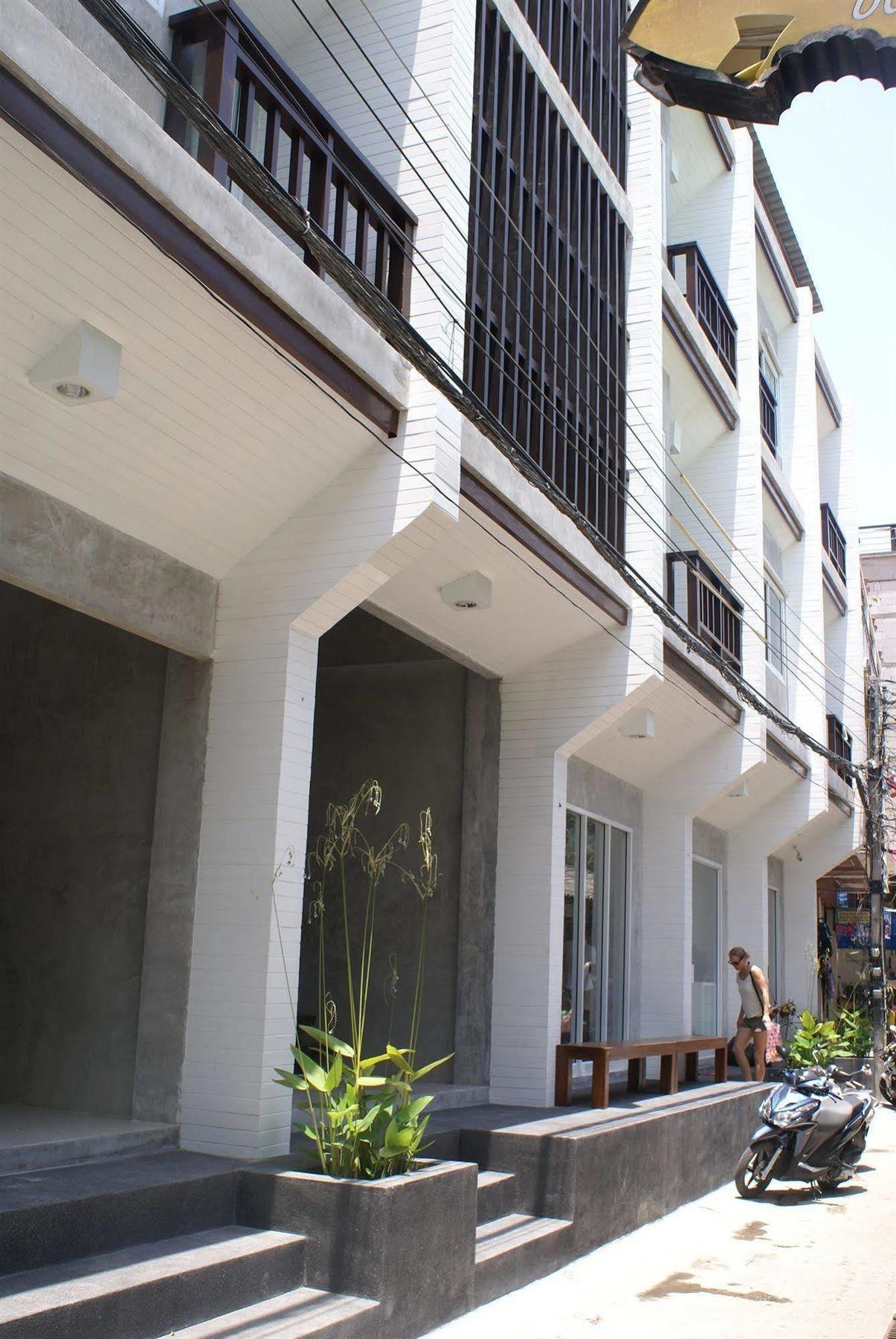 Ban'S Avenue Guesthouse كو تاو المظهر الخارجي الصورة