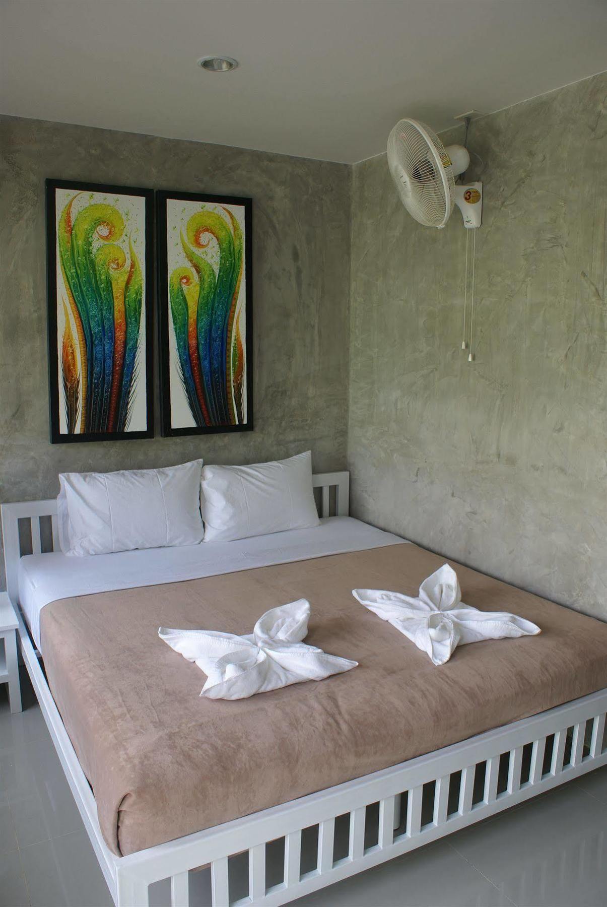 Ban'S Avenue Guesthouse كو تاو المظهر الخارجي الصورة